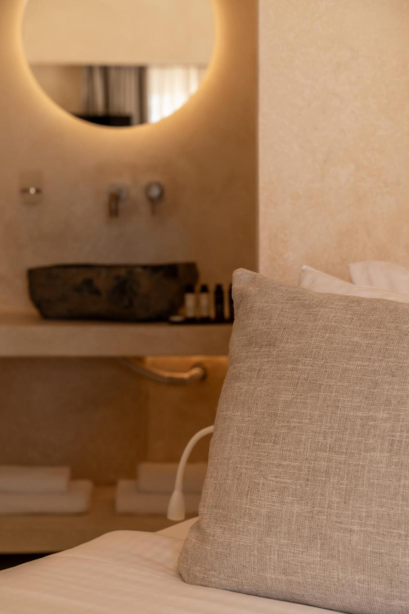 Heyday Luxury Suites Perissa  Exterior foto